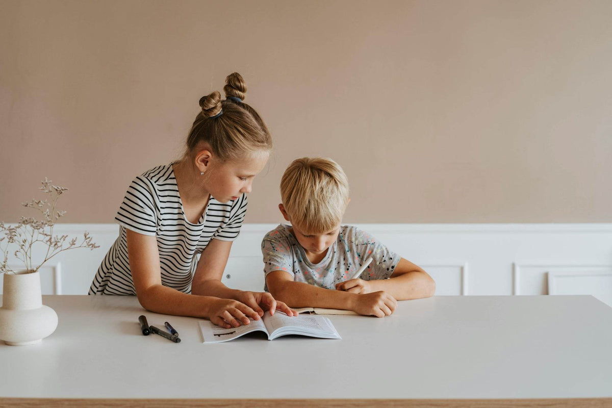 Children_studying - Kandis